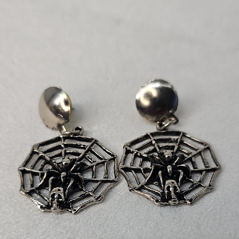 Silver-toned Spider Web & Scull Drop Earrings Goth Party Holiday‎ Novelty